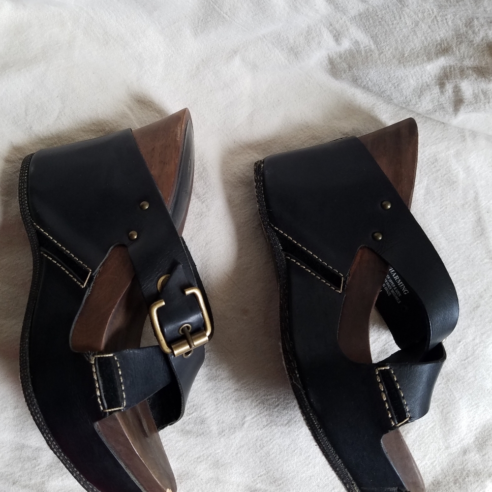 Report platform clogs charming size 7